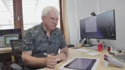 点击撤销消掉一个窗户，点击重做又加回来