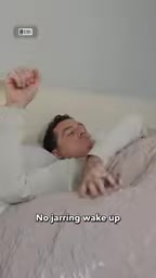 Video screenshot: the Eight Sleep mattress supports independent left-right zone temperature control and is rated S grade